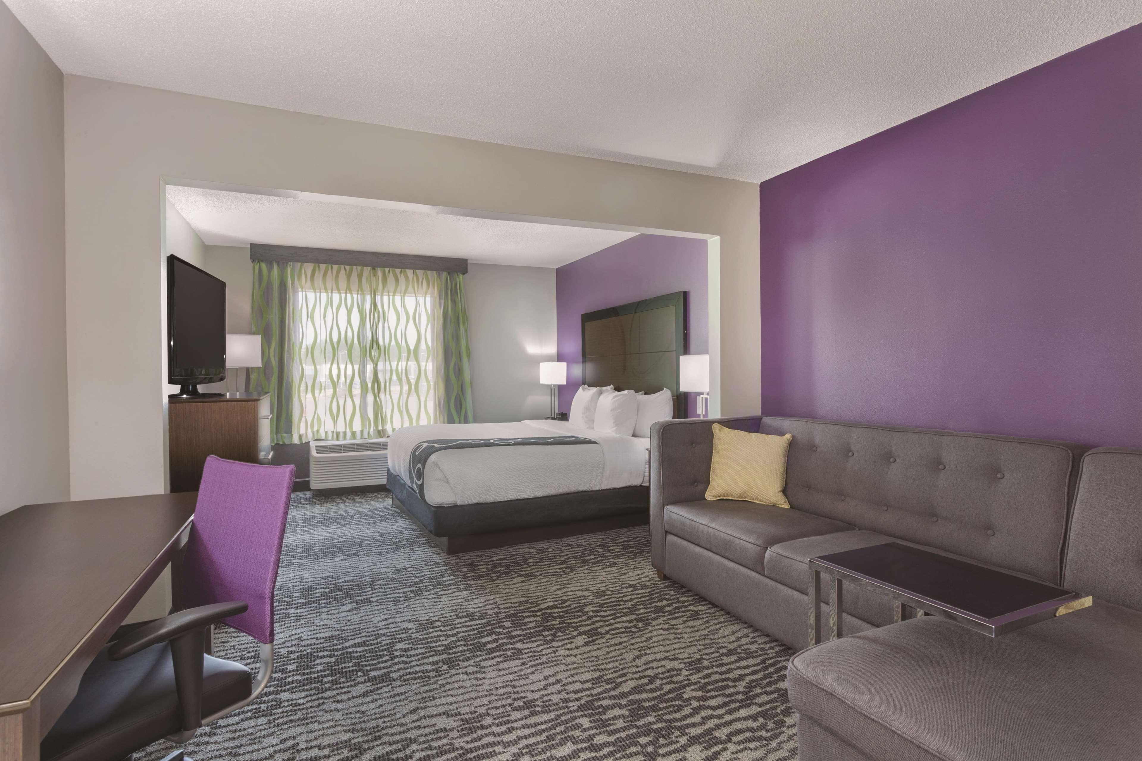 Отель La Quinta By Wyndham Columbus North Экстерьер фото